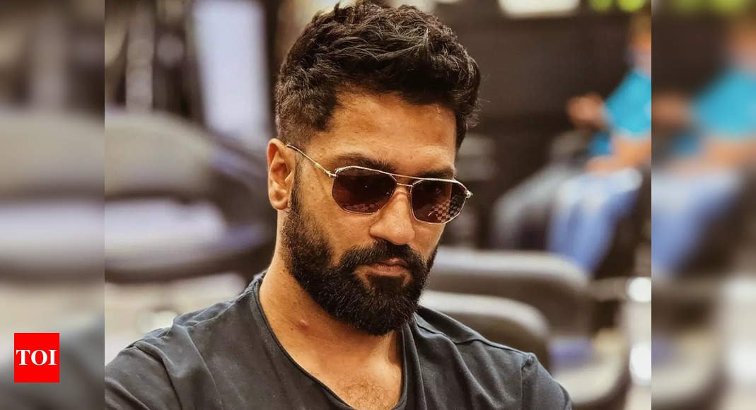Vicky Kaushal Hairstyle: Vicky Kaushal ditches long locks for a sleek new hairstyle |