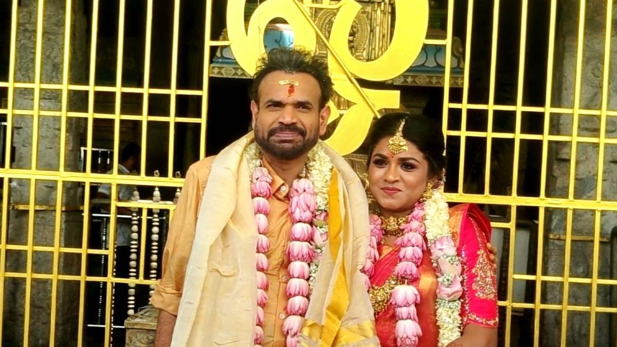 Actor Premgi Amaren marries Indhu; pictures go viral