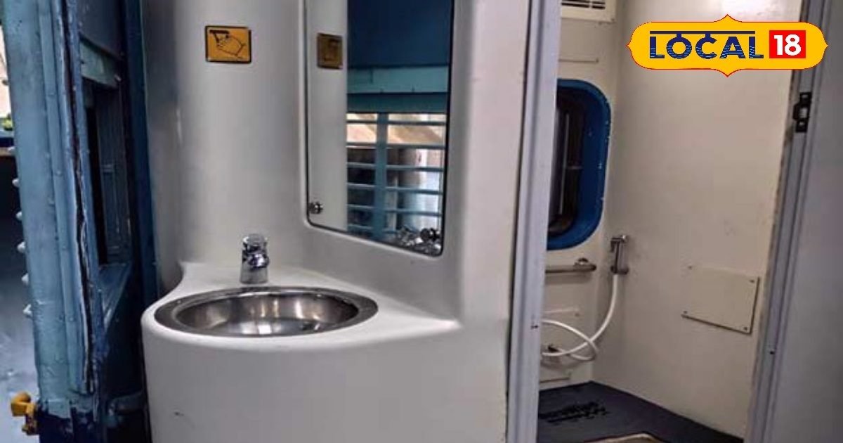 उत्तर पश्चिम रेलवे ने अपनी ट्रेनों में लगाए 11 हजार बायो टॉयलेट, यात्रियों से अपील-शौचालयों को साफ रखें