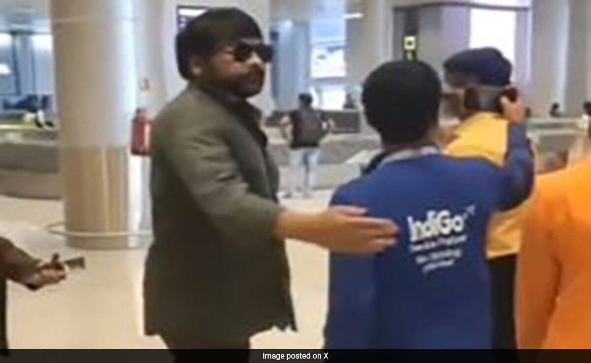 Chiranjeevi “Pushes” Airline Employee, Wanting To Take A Selfie. “Rude”, Says The Internet