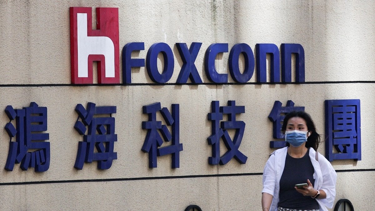 Apple Main Supplier Foxconn Hiring Practices, Says no Discrimination in Iphone Assembling Jobs