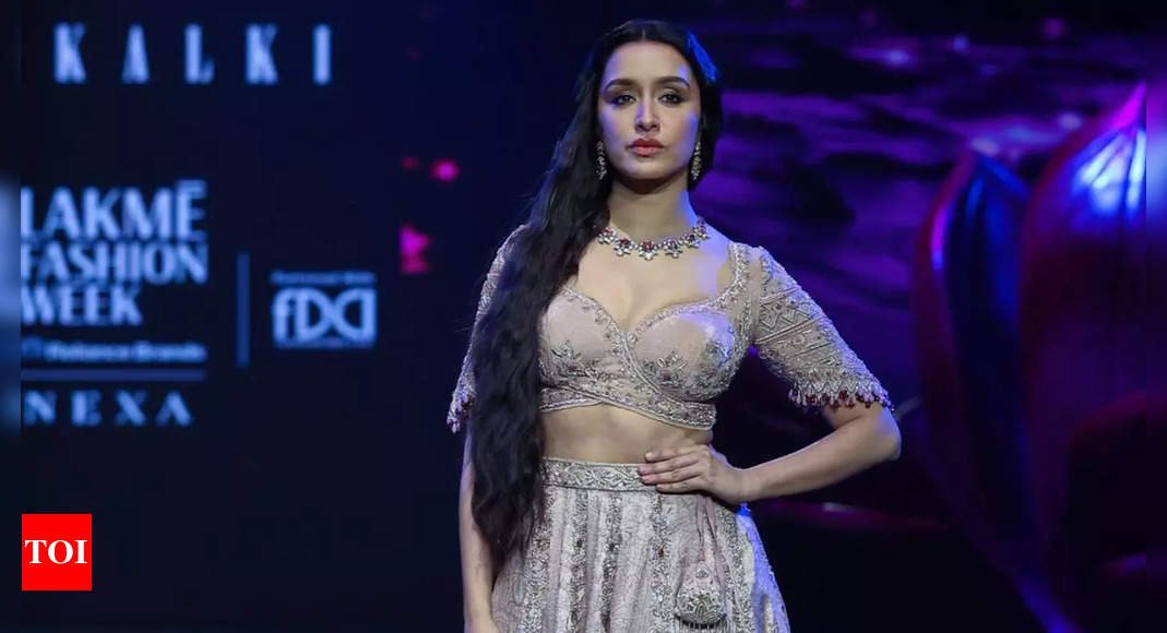 ‘Stree’ Shraddha Kapoor came and conquered the stage at LFW